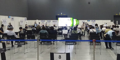 新型コロナウイルスワクチンの集団接種会場