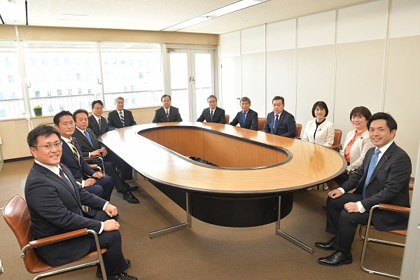 テーブル市議団
