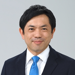 堤　健太郎